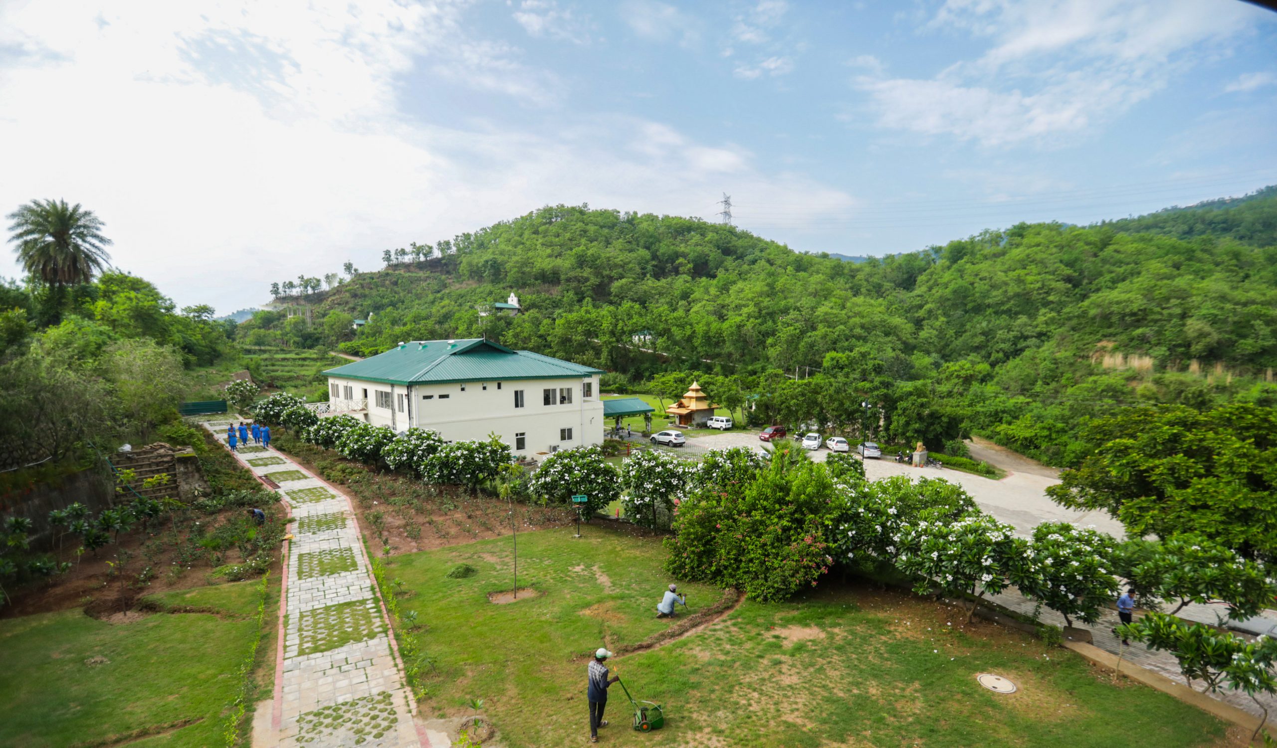 25 Acre Green Campus