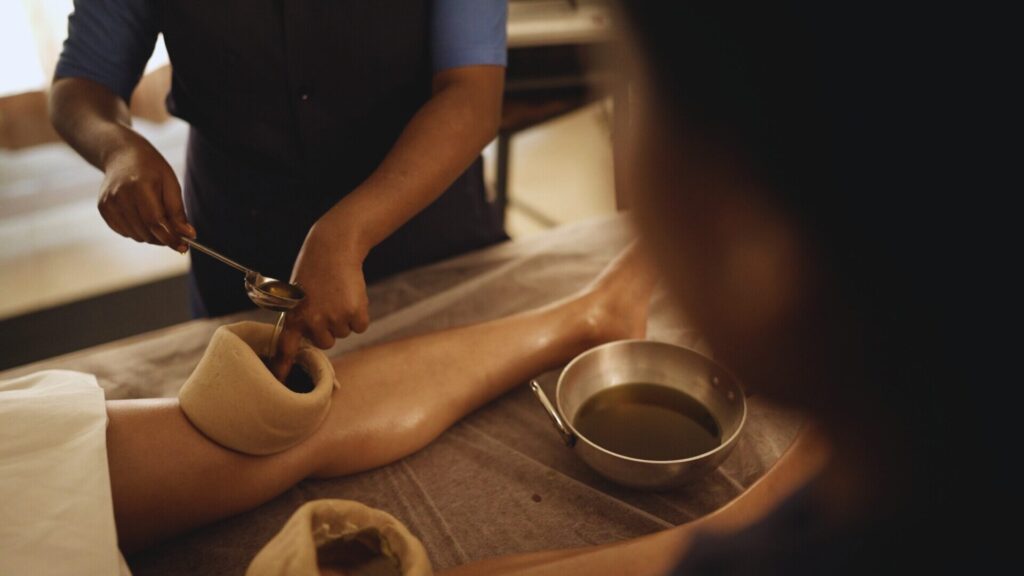 Janu Basti ayurveda therapy is very effective to manage knee pain 